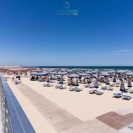 Adriatico HomeMare-Fiera-Centro 巴里 外观 照片