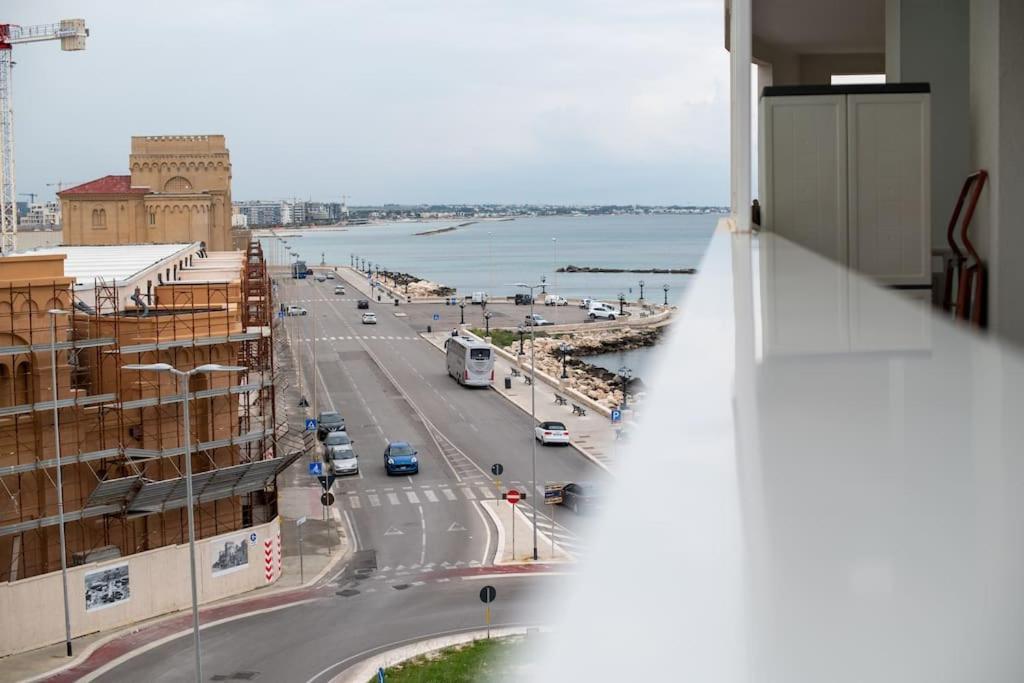 Adriatico HomeMare-Fiera-Centro 巴里 外观 照片