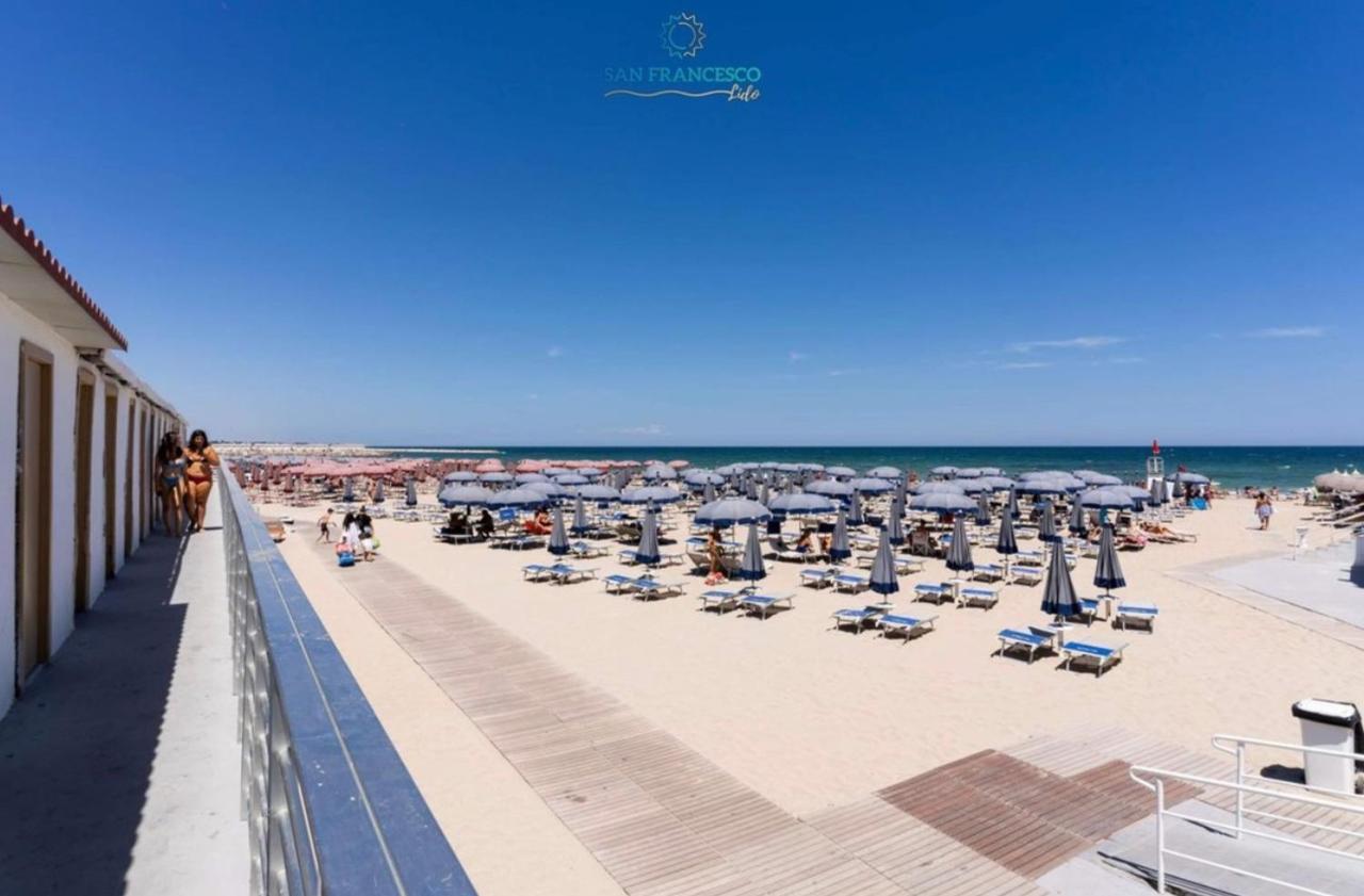 Adriatico HomeMare-Fiera-Centro 巴里 外观 照片